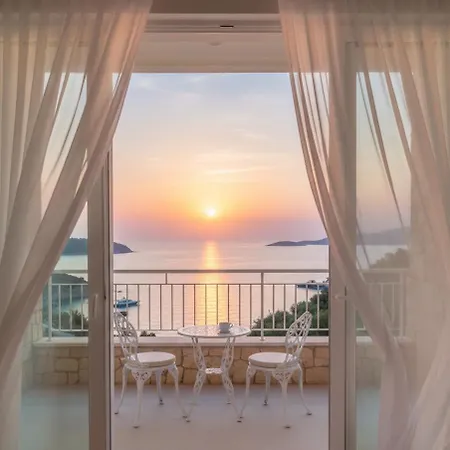 Lilac Apart Otel 5*