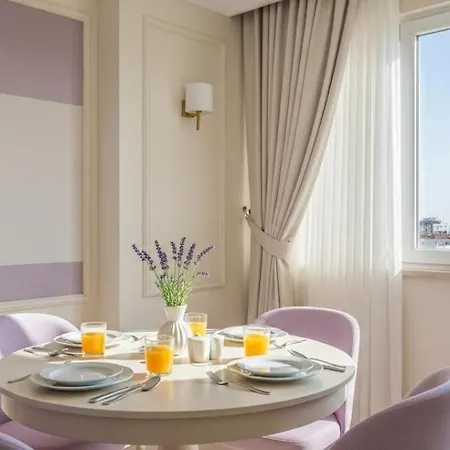 Lilac Aparthotel 5*